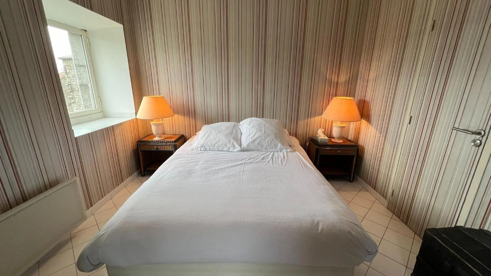 Superb Villa With Private Pool Banne